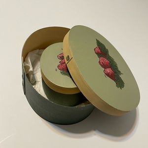 Beautiful Overall vintage jewelry boxes Set